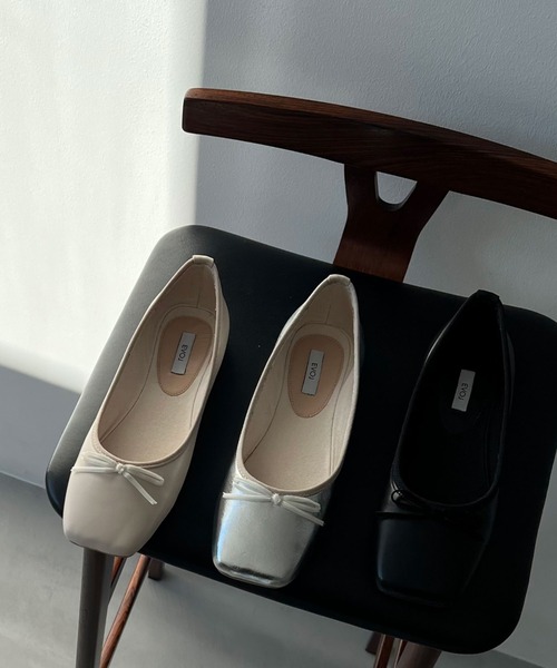 Doux archives（ドゥアルシーヴ）の「スクエアバレエパンプス（バレエシューズ・レディース・シルバー/ブラック/アイボリー・MEDIUM/LARGE）」の9枚目の写真