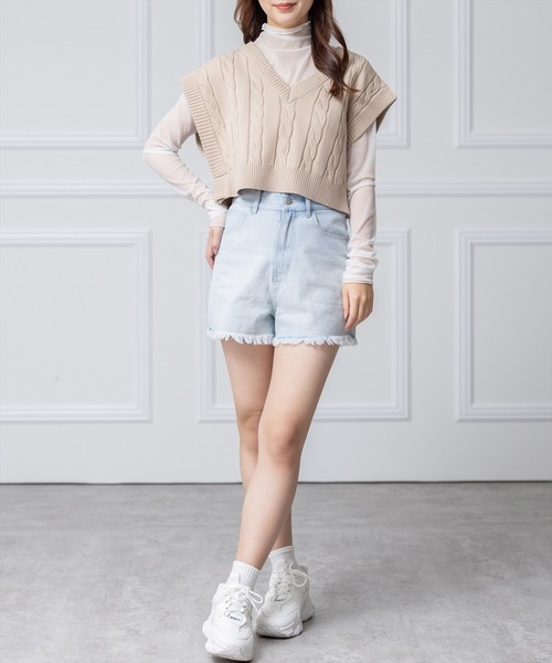 clear（クリア）の「ケーブル編みニットベスト（ベスト・レディース・アイボリー/ネイビー/ベージュ・F）」の15枚目の写真