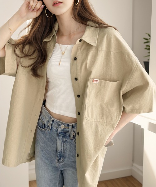 Java（ジャバ）の「《JaVa ジャバコラボ》軽やか＆リラクシー。コットン100％ サイドスリット半袖シャツ（シャツ/ブラウス・レディース・サンドベージュ/ブラック/オフホワイト/モカ・X-LARGE/MEDIUM/LARGE/SMALL）」の2枚目の写真