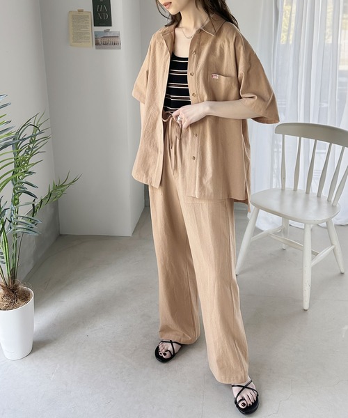 Java（ジャバ）の「《JaVa ジャバコラボ》軽やか＆リラクシー。コットン100％ サイドスリット半袖シャツ（シャツ/ブラウス・レディース・サンドベージュ/ブラック/オフホワイト/モカ・X-LARGE/MEDIUM/LARGE/SMALL）」の13枚目の写真