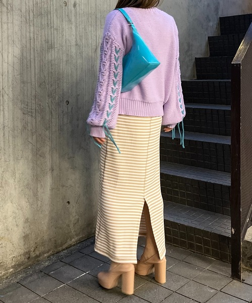 mi via loca(ミヴィアロカ)の「配色レースアップ透かし編みニット(ニット/セーター・レディース・ブルー/ラベンダー/オフホワイト/ブラック・FREE)」の19枚目の写真