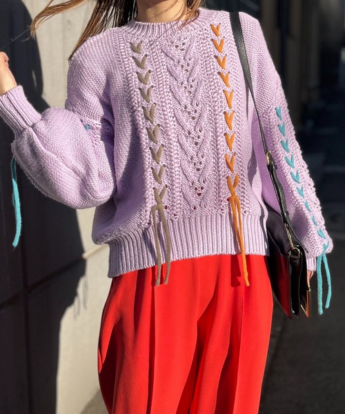 mi via loca(ミヴィアロカ)の「配色レースアップ透かし編みニット(ニット/セーター・レディース・ブルー/ラベンダー/オフホワイト/ブラック・FREE)」の15枚目の写真