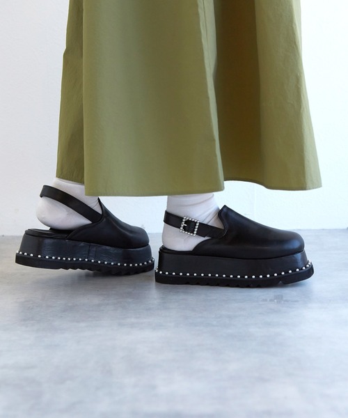 Alley by w closet（アリーバイダブルクローゼット）の「【Alley】厚底パールサボ（サンダル・レディース・アイボリー/ブラック・M/L）」の3枚目の写真