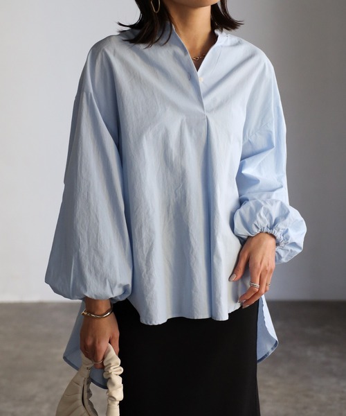 EASEBLUE（イーズブルー）の「バックVギャザーブラウス（シャツ/ブラウス・レディース・サーモンピンク/オフホワイト/ブルー・FREE）」の10枚目の写真