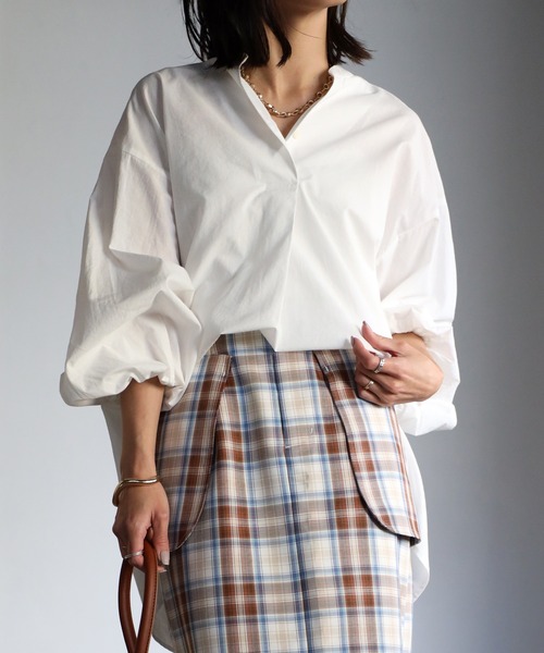 EASEBLUE（イーズブルー）の「バックVギャザーブラウス（シャツ/ブラウス・レディース・サーモンピンク/オフホワイト/ブルー・FREE）」の20枚目の写真