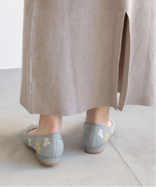 RANDA(ランダ)の「【SUSTAINABLE】刺繍ニットフラットパンプス(パンプス・レディース・アイボリー/ブルー・22.5/23/23.5/24/24.5/22/25.5/25)」の11枚目の写真