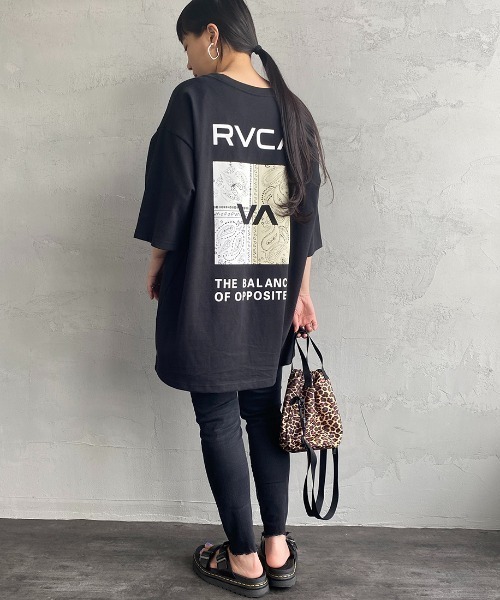 RVCA（ルーカ）の「[RVCA/ルーカ] BANDANA バックプリントTシャツ（Tシャツ/カットソー・レディース・ホワイト/ブラック・M/L/XL）」の3枚目の写真