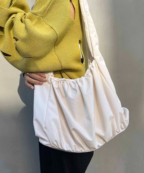 CAPRICIEUX LE'MAGE（カプリシューレマージュ）の「ギャザーショルダーバッグ（ショルダーバッグ・レディース・オフホワイト/グリーン/ブラック・FREE）」の6枚目の写真