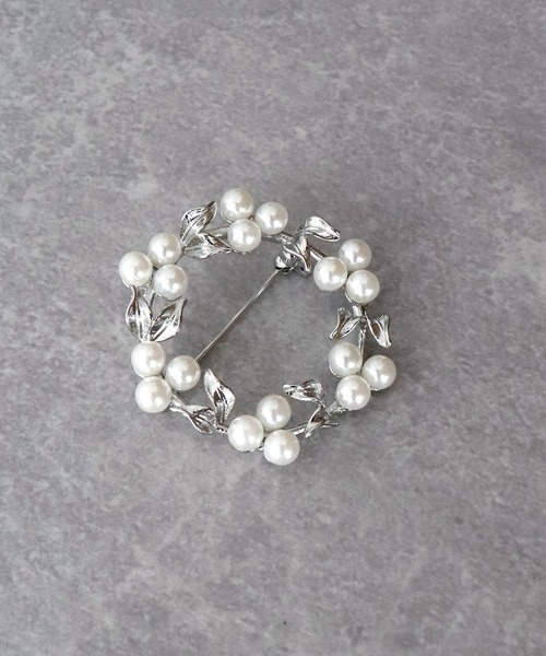 BLUEEAST（ブルーイースト）の「リーフ&パールサークルブローチ（ブローチ/コサージュ・レディース・ゴールド/シルバー・FREE）」の14枚目の写真