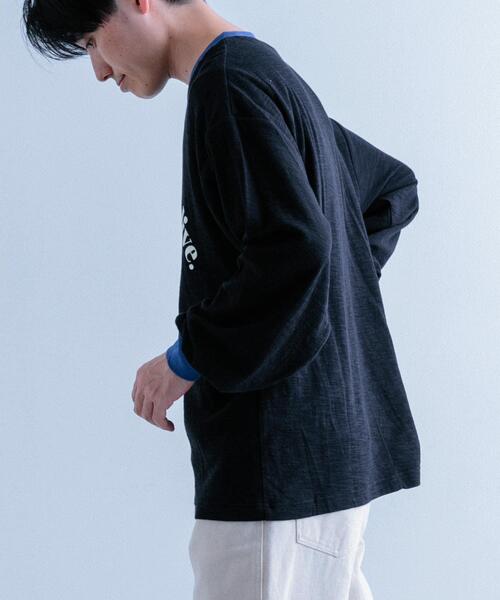 ITEMS URBANRESEARCH（アイテムズ アーバンリサーチ）の「スラブ接結ロゴプリント リンガーロングTシャツ（Tシャツ/カットソー・メンズ・ホワイト系その他/オレンジ系その他/ブラック系その他・MEDIUM/LARGE）」の14枚目の写真
