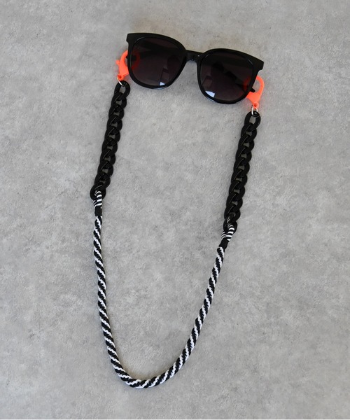 ZATTAZ（ザッタ）の「モノトーン グラスコード・イヤホンフォルダー