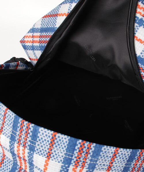 VETEMENTS（ヴェトモン）の「VETEMENTS / ヴェトモン：BARBES BACKPACK：UE63BA250N[RIP]（バックパック/リュック・メンズ・ブルー系その他・FREE）」の2枚目の写真