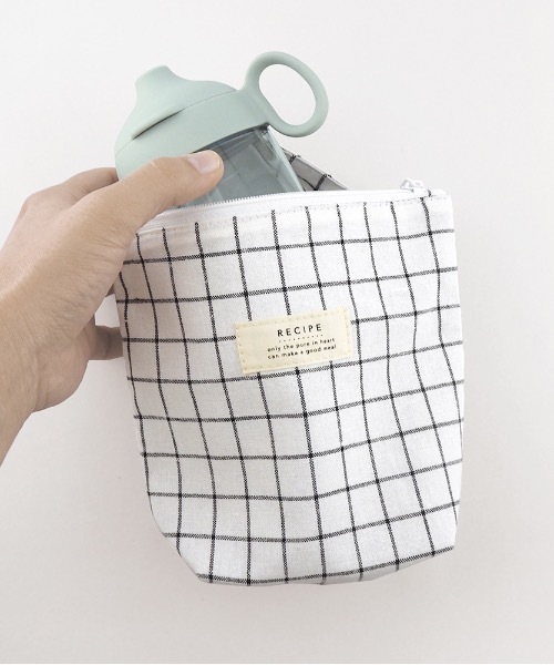 COMMON WARE（コモンウェアー）の「EC:RECIPE MINI COOLER POUCH レシピ保冷ミニポーチ（お弁当箱・レディース・ストライプ/チェック/ブラック/オフホワイト・FREE）」の2枚目の写真