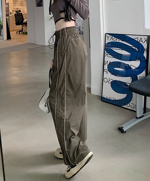 ANOTHER S（アナザーエス）の「サイドライン裾ドロストパラシュート