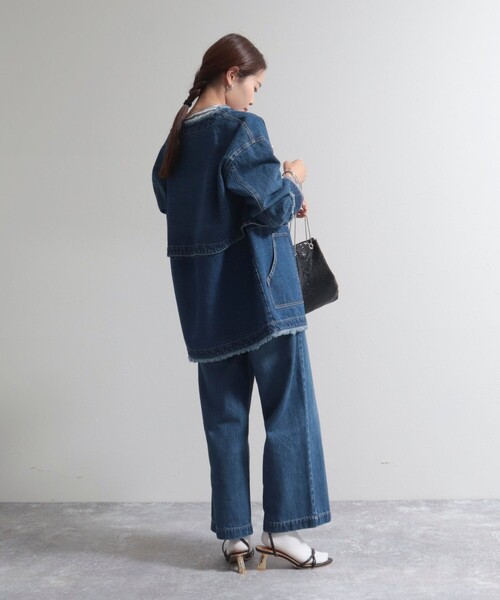 fredy emue(フレディエミュ)の「2WAYノーカラーデニムブルゾン(デニムジャケット・レディース・ネイビー/ブラック・38)」の5枚目の写真