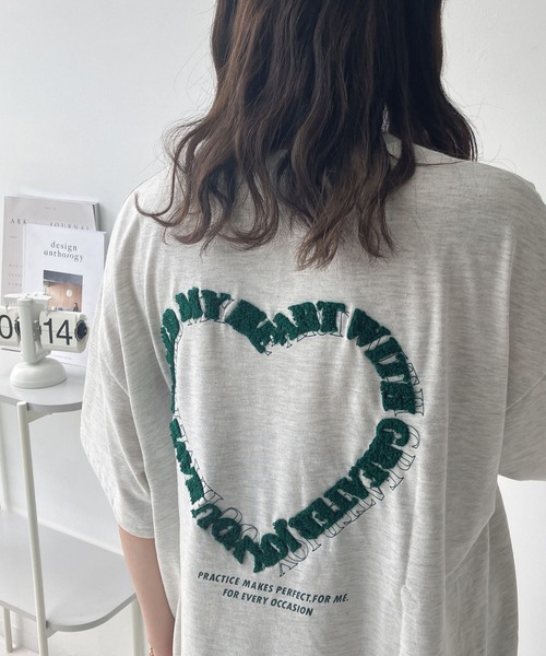 AS KNOW AS plus(アズノゥアズプラス)の「☆ハートモチーフアソートTシャツ(Tシャツ/カットソー・レディース・ブルー系/オフホワイト/オートミール/ホワイト系/チャコールグレー/アイボリー系/ホワイト系その他/グレー系その他/ホワイト系1/アイボリー系1/レッド系2/ホワイト系その他2/アイボリー系2/グレー系その他2・FREE)」の10枚目の写真