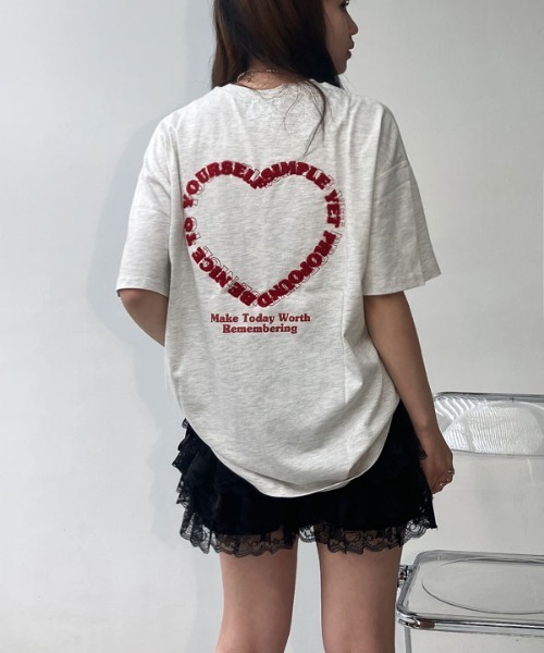 AS KNOW AS plus(アズノゥアズプラス)の「☆ハートモチーフアソートTシャツ(Tシャツ/カットソー・レディース・ブルー系/オフホワイト/オートミール/ホワイト系/チャコールグレー/アイボリー系/ホワイト系その他/グレー系その他/ホワイト系1/アイボリー系1/レッド系2/ホワイト系その他2/アイボリー系2/グレー系その他2・FREE)」の11枚目の写真