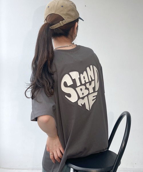 AS KNOW AS plus(アズノゥアズプラス)の「☆ハートモチーフアソートTシャツ(Tシャツ/カットソー・レディース・ブルー系/オフホワイト/オートミール/ホワイト系/チャコールグレー/アイボリー系/ホワイト系その他/グレー系その他/ホワイト系1/アイボリー系1/レッド系2/ホワイト系その他2/アイボリー系2/グレー系その他2・FREE)」の7枚目の写真