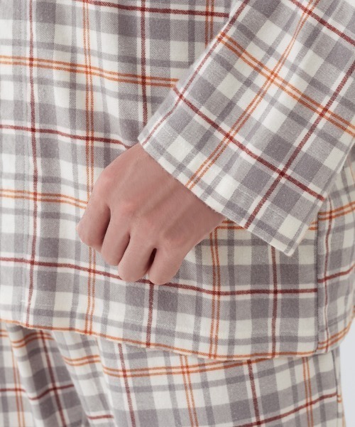 COMME CI COMME CA（コムシコムサ）の「COMME CI COMME CA/コムシコムサ　ルームウェア　長袖長パンツ　綿100%　ビエラ（ルームウェア/パジャマ・メンズ・グレー/ネイビー・MEDIUM/X-LARGE/LARGE）」の8枚目の写真