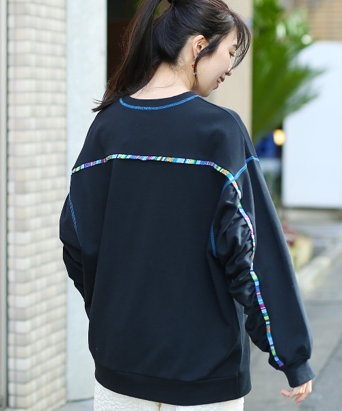 チチカカ（チチカカ）の「ギャザースリーブプルオーバー（スウェット・レディース・ライトベージュ/ブルー/ブラック・FREE）」の7枚目の写真