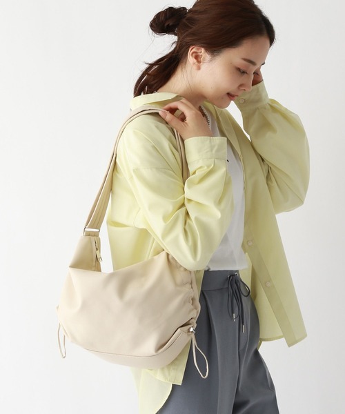 GLOBAL WORK(グローバルワーク)の「軽量変形ソフトPUミニショルダー/990312(ショルダーバッグ・レディース・ブラック/シルバー/アイボリー・ONE SIZE)」の4枚目の写真