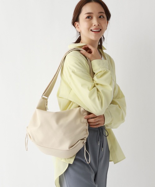 GLOBAL WORK(グローバルワーク)の「軽量変形ソフトPUミニショルダー/990312(ショルダーバッグ・レディース・ブラック/シルバー/アイボリー・ONE SIZE)」の5枚目の写真