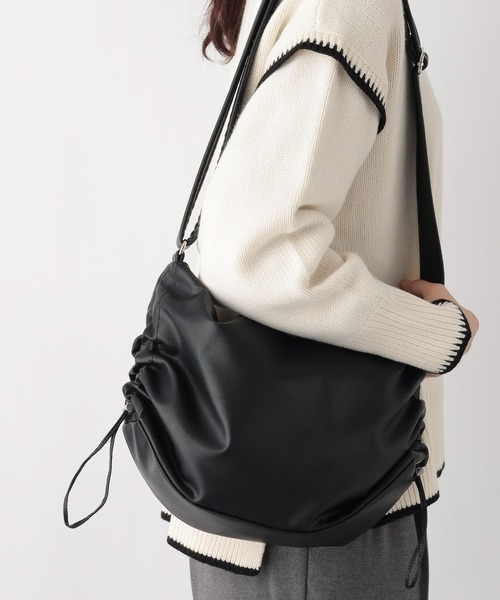 GLOBAL WORK(グローバルワーク)の「軽量変形ソフトPUミニショルダー/990312(ショルダーバッグ・レディース・ブラック/シルバー/アイボリー・ONE SIZE)」の7枚目の写真