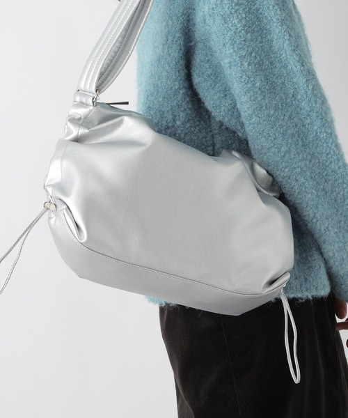 GLOBAL WORK(グローバルワーク)の「軽量変形ソフトPUミニショルダー/990312(ショルダーバッグ・レディース・ブラック/シルバー/アイボリー・ONE SIZE)」の9枚目の写真