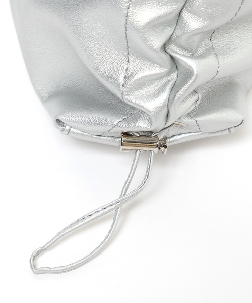 GLOBAL WORK(グローバルワーク)の「軽量変形ソフトPUミニショルダー/990312(ショルダーバッグ・レディース・ブラック/シルバー/アイボリー・ONE SIZE)」の18枚目の写真