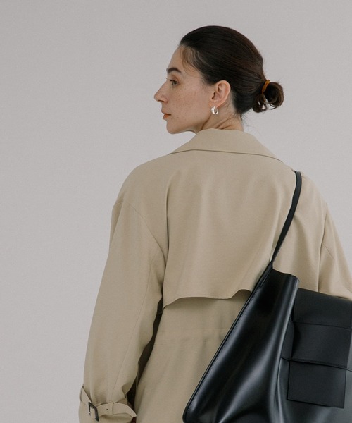 URBAN RESEARCH（アーバンリサーチ）の「『一部WEB限定カラー』ドロストトレンチコート（トレンチコート・レディース・ベージュ/グレー系その他/ホワイト系その他・FREE）」の21枚目の写真