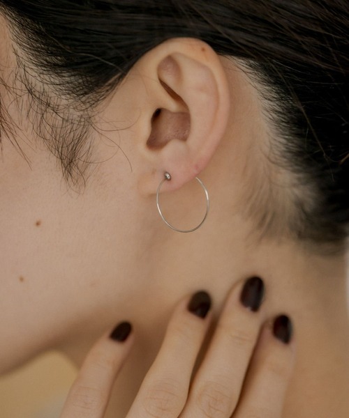 ear PAPILLONNER（イアパピヨネ）の「極細20mmフープイヤリング（イヤリング・レディース・ゴールド/シルバー・FREE）」の2枚目の写真