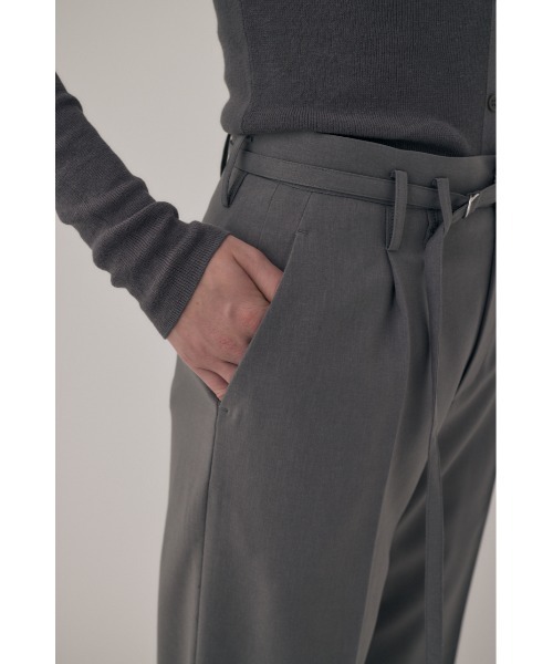 M_（エムアンダーバー）の「リサイクルポリエステル使用 ベルト付きスラックス（スラックス・レディース・グレー/オレンジ・2/1/0）」の10枚目の写真