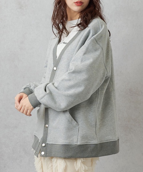 Lull（ルル）の「【Lull / ルル】オーバースウェットカーディガン（カーディガン/ボレロ・レディース・チャコール/杢グレー/ブラウン/レッド/オフホワイト・ONESIZE）」の11枚目の写真