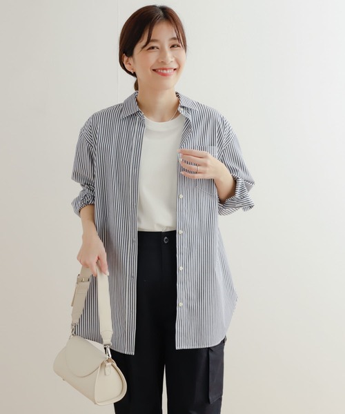 URBAN RESEARCH DOORS（アーバンリサーチドアーズ）の「コットンレギュラーカラーオーバーシャツ（シャツ/ブラウス・レディース・ストライプ/ホワイト・MEDIUM）」の2枚目の写真