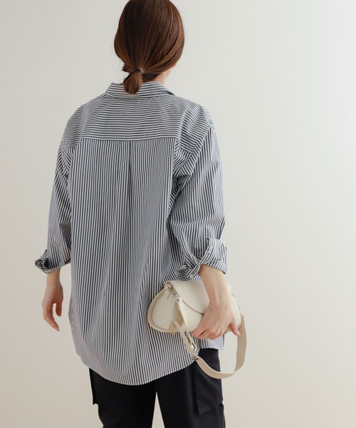 URBAN RESEARCH DOORS（アーバンリサーチドアーズ）の「コットンレギュラーカラーオーバーシャツ（シャツ/ブラウス・レディース・ストライプ/ホワイト・MEDIUM）」の19枚目の写真
