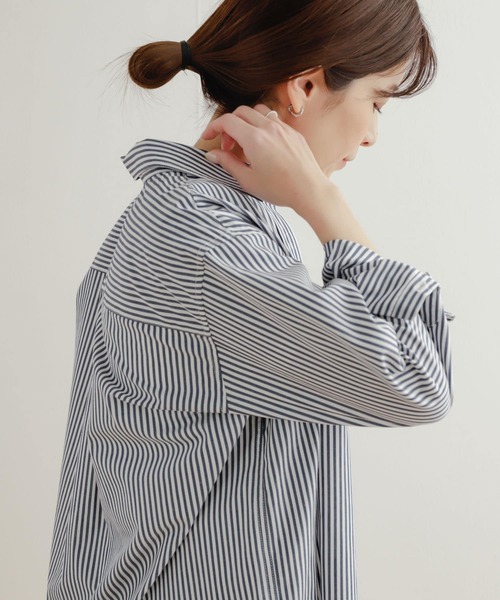 URBAN RESEARCH DOORS（アーバンリサーチドアーズ）の「コットンレギュラーカラーオーバーシャツ（シャツ/ブラウス・レディース・ストライプ/ホワイト・MEDIUM）」の13枚目の写真