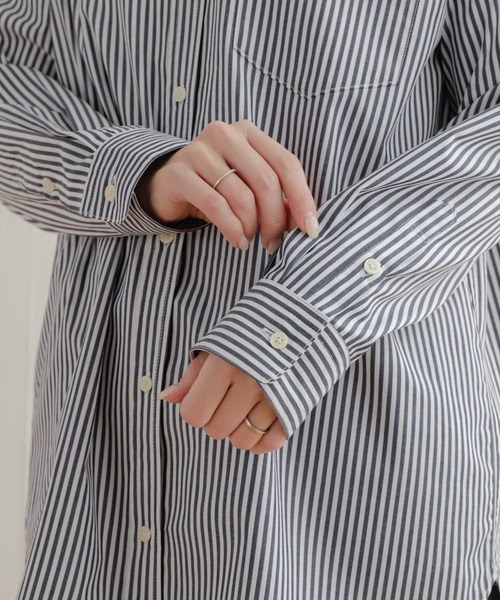 URBAN RESEARCH DOORS（アーバンリサーチドアーズ）の「コットンレギュラーカラーオーバーシャツ（シャツ/ブラウス・レディース・ストライプ/ホワイト・MEDIUM）」の8枚目の写真