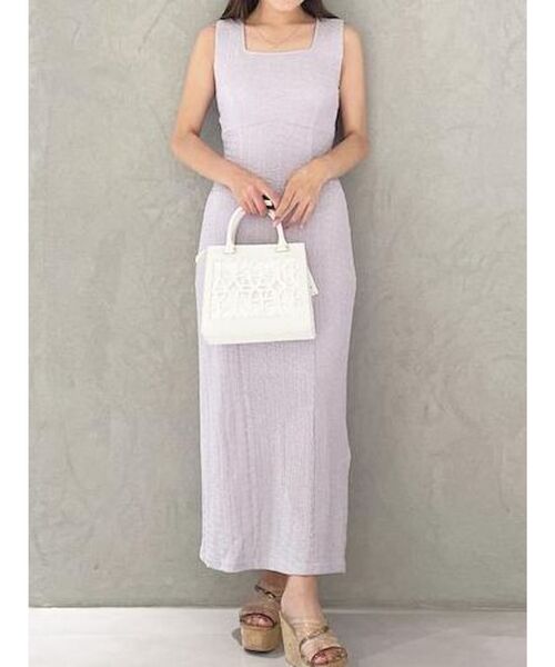 MERCURYDUO（マーキュリーデュオ）の「バックシャンカットワンピース（ワンピース・レディース・オフホワイト/ブラック/ラベンダー・SMALL/MEDIUM）」の4枚目の写真