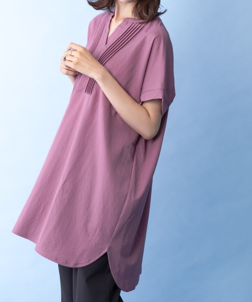 NAVY(ネイビー)の「【接触冷感・制菌加工】NAVY サラリ ピンタックチュニックプルオーバー シャツ見え(Tシャツ/カットソー・レディース・チャコールグレー/グレイッシュベージュ/ライトベージュ/ピンク系その他・L/M/S/XL)」の4枚目の写真