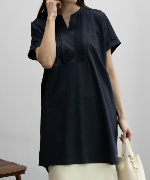 NAVY(ネイビー)の「【接触冷感・制菌加工】NAVY サラリ ピンタックチュニックプルオーバー シャツ見え(Tシャツ/カットソー・レディース・チャコールグレー/グレイッシュベージュ/ライトベージュ/ピンク系その他・L/M/S/XL)」の5枚目の写真