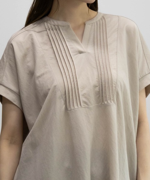 NAVY(ネイビー)の「【接触冷感・制菌加工】NAVY サラリ ピンタックチュニックプルオーバー シャツ見え(Tシャツ/カットソー・レディース・チャコールグレー/グレイッシュベージュ/ライトベージュ/ピンク系その他・L/M/S/XL)」の6枚目の写真