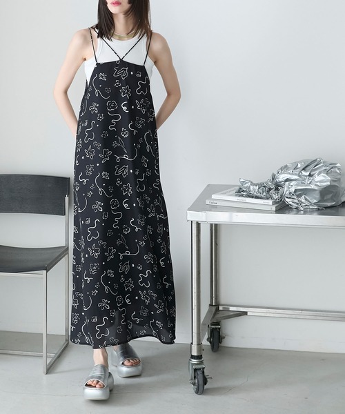 forksy.(フォルクシー)の「【forksy.】ニュアンス花柄2wayホルター&キャミワンピース(ワンピース・レディース・アイボリー/ブラック・FREE)」の4枚目の写真