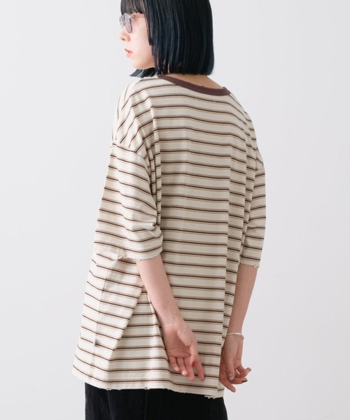 WHIMSIC(ウィムジック)の「【UNISEX】ハンドプロセスドダメージボーダーTシャツ(Tシャツ/カットソー・メンズ・ベージュ/パープル/グリーン・FREE)」の2枚目の写真