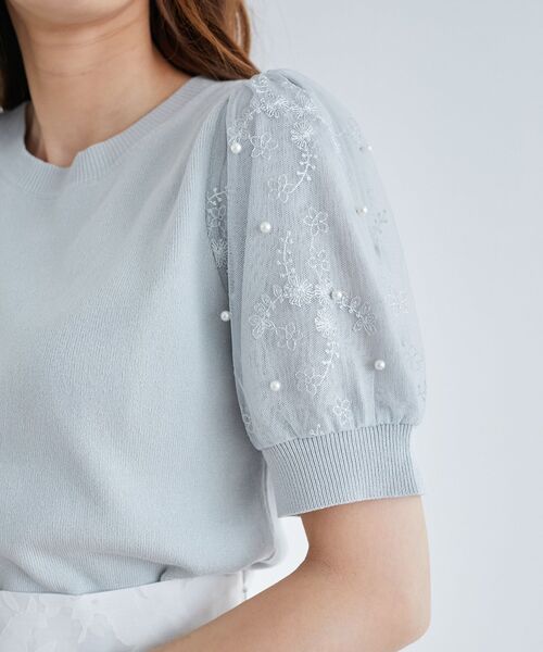 MAJESTIC LEGON(マジェスティックレゴン)の「パール&レースチュールスリーブニット(ニット/セーター・レディース・ライトグリーン/ピンク/オフホワイト/ラベンダー/ブルー/ブラック・MEDIUM)」の5枚目の写真