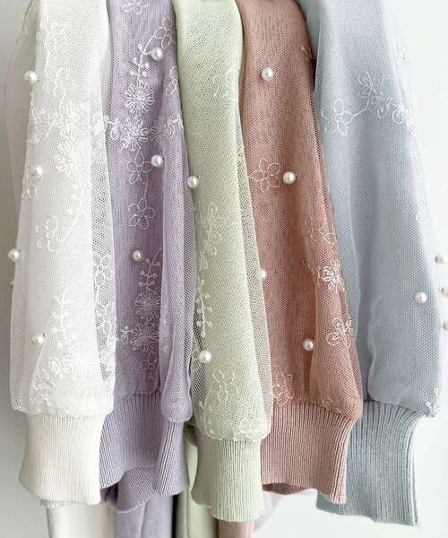 MAJESTIC LEGON(マジェスティックレゴン)の「パール&レースチュールスリーブニット(ニット/セーター・レディース・ライトグリーン/ピンク/オフホワイト/ラベンダー/ブルー/ブラック・MEDIUM)」の7枚目の写真