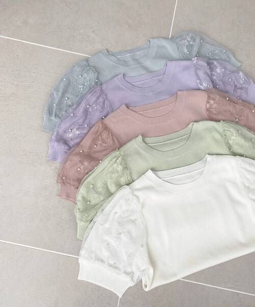 MAJESTIC LEGON(マジェスティックレゴン)の「パール&レースチュールスリーブニット(ニット/セーター・レディース・ライトグリーン/ピンク/オフホワイト/ラベンダー/ブルー/ブラック・MEDIUM)」の8枚目の写真