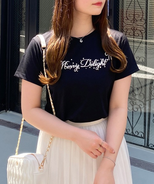 INGNI(イング)の「ふくれ刺しゅう装飾ロゴTシャツ(Tシャツ/カットソー・レディース・ピンク系7/ホワイト×ブラック/ブラック×ホワイト・M)」の1枚目の写真