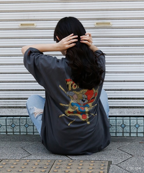 Tom&Jerry(トムアンドジェリー)の「【公式】トムとジェリー 天竺ピグメント風半袖Tシャツ(メンズ)(Tシャツ/カットソー・メンズ・C/A/B/D・M/L)」の16枚目の写真