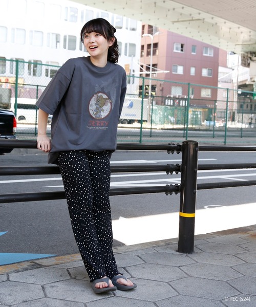 Tom&Jerry(トムアンドジェリー)の「【公式】トムとジェリー 天竺ピグメント風半袖Tシャツ(メンズ)(Tシャツ/カットソー・メンズ・C/A/B/D・M/L)」の22枚目の写真