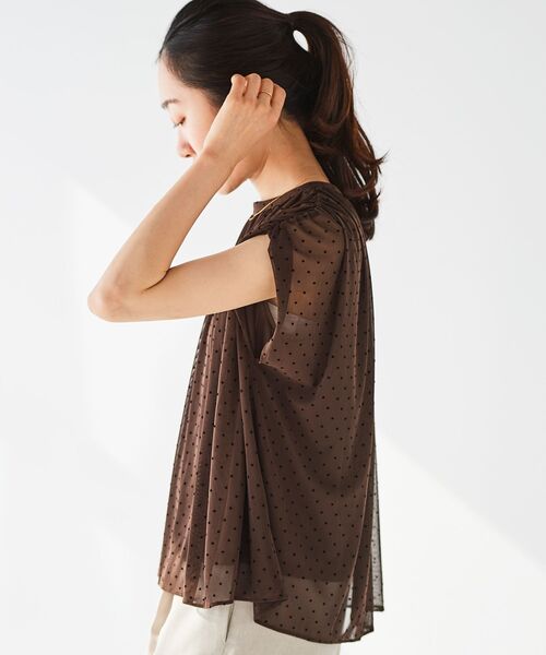 le.coeur blanc(ルクールブラン)の「チュールドットフロッキーギャザーブラウス(シャツ/ブラウス・レディース・ブラック系その他/ブラウン系その他2・38)」の5枚目の写真